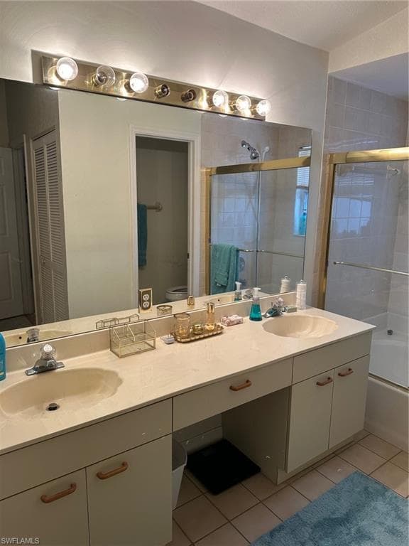 306 Emerald Bay CIR J5-20