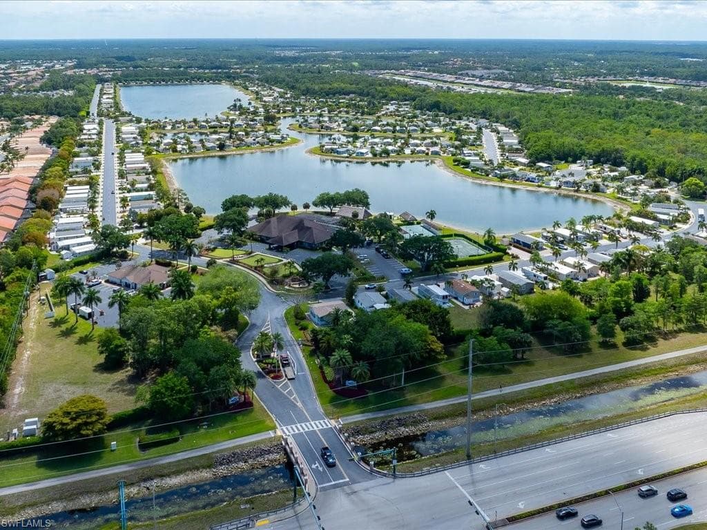 1022 Crystal Lake DR-12