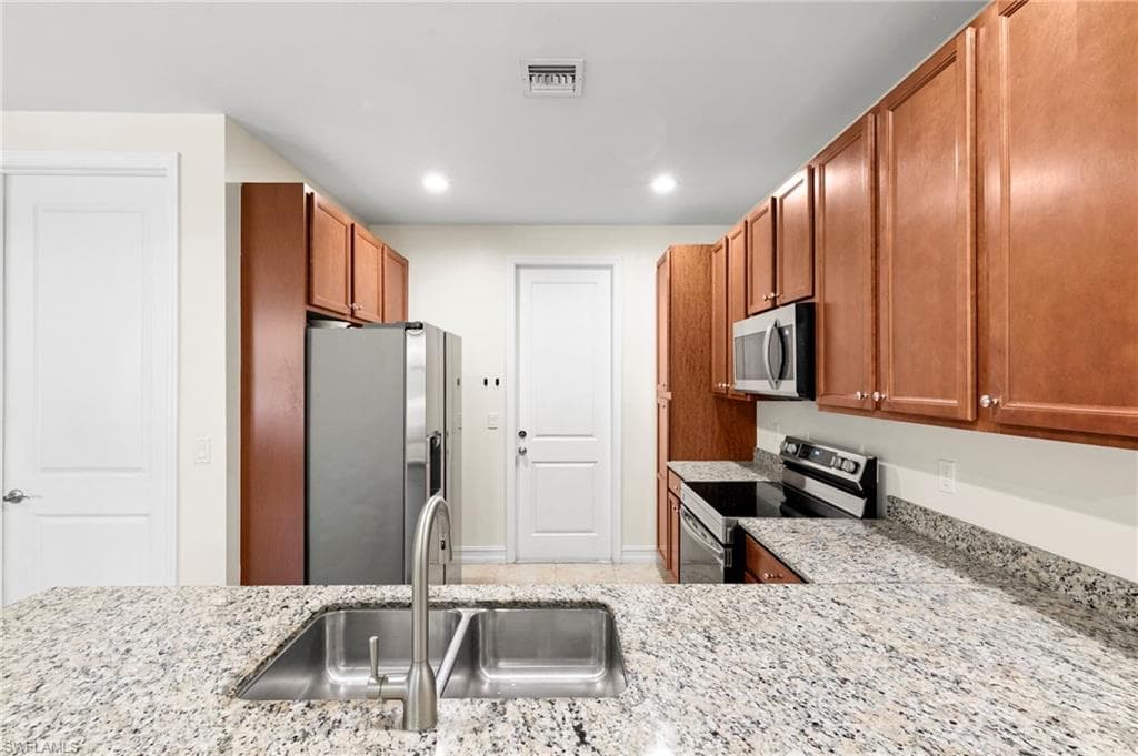 7797 Bristol CIR-10