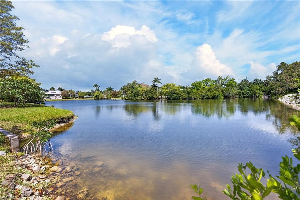 7214 Hendry Creek DR-40