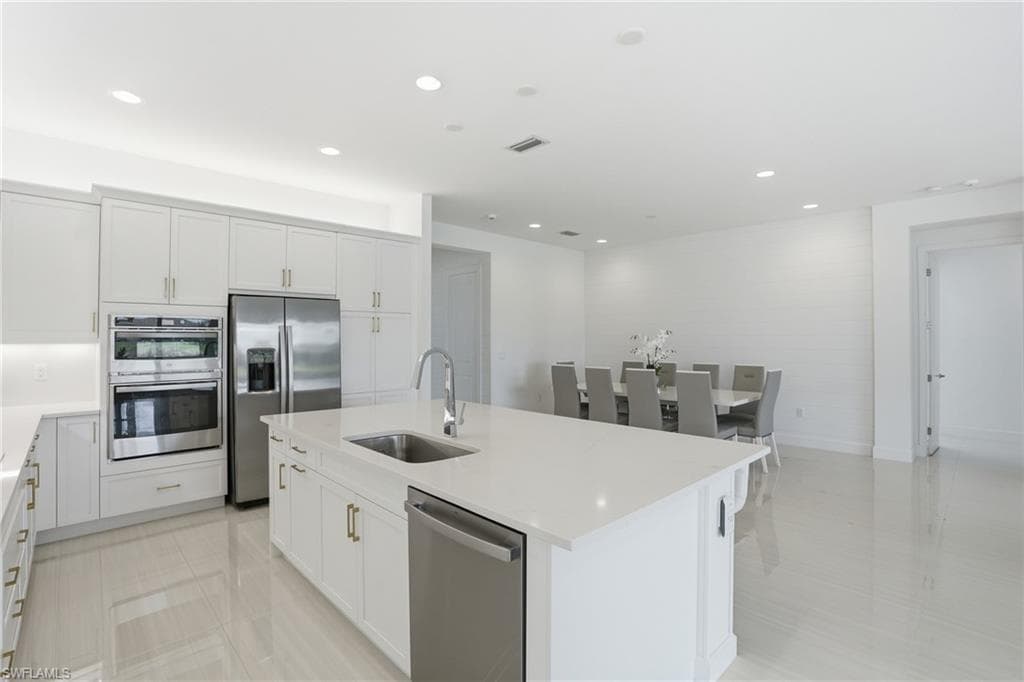 11949 Gardenia AVE-12