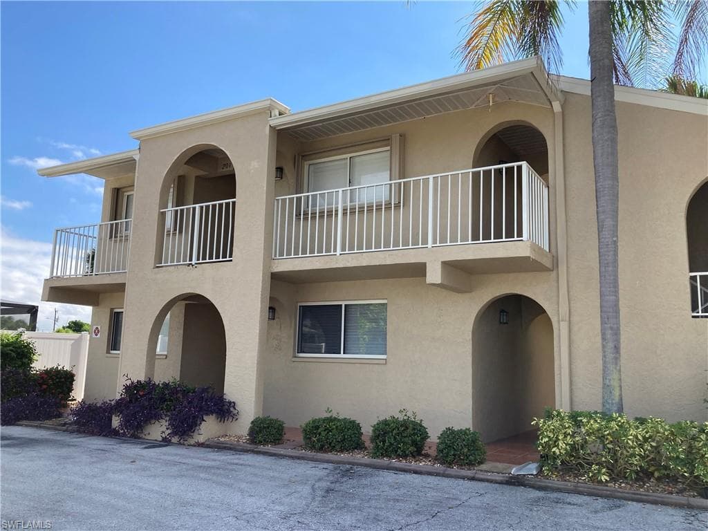 4321 Country Club BLVD 101-1