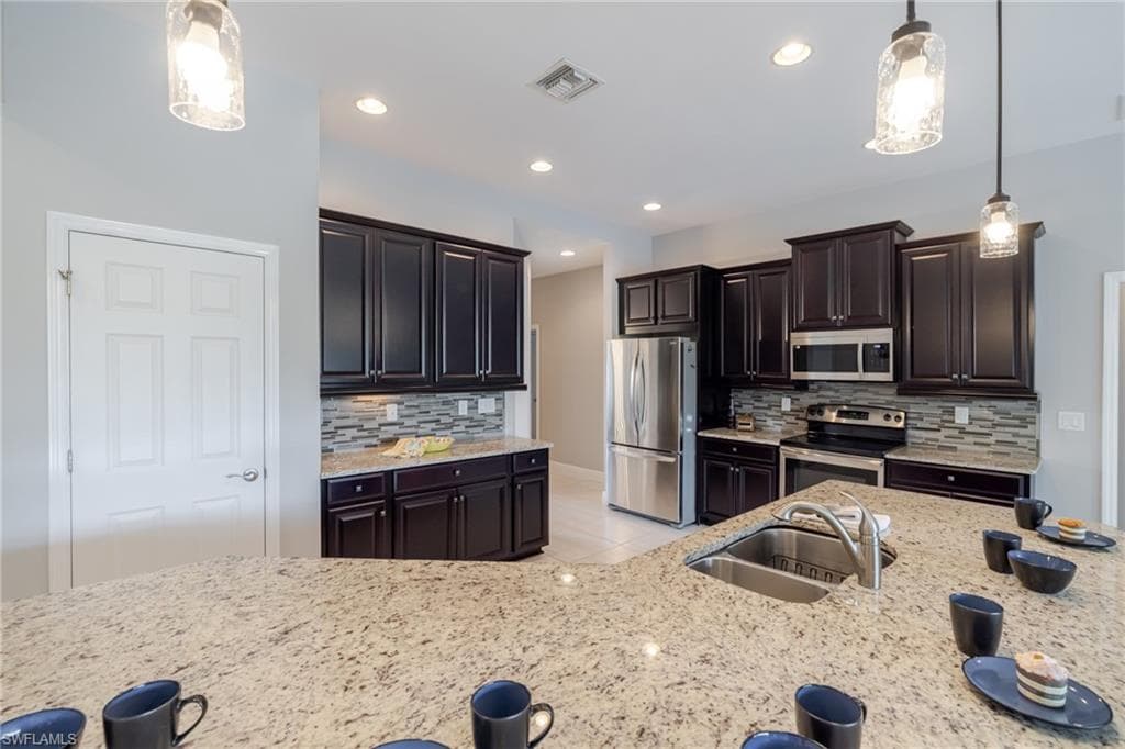 3021 Scarlet Oak PL-9