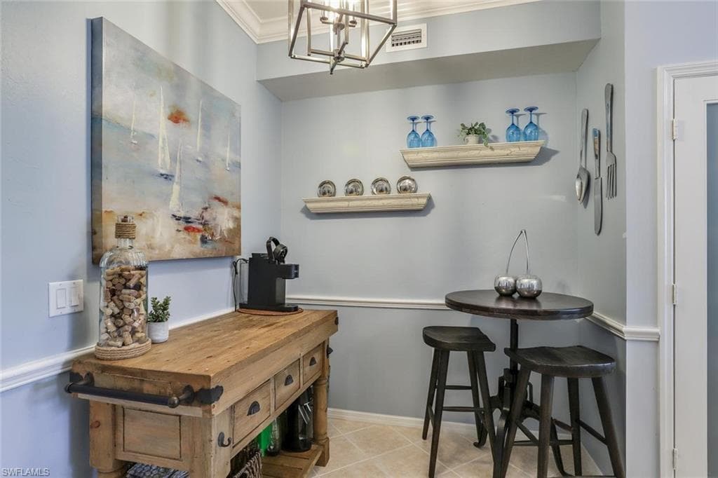 3996 Bishopwood CT E 103-10