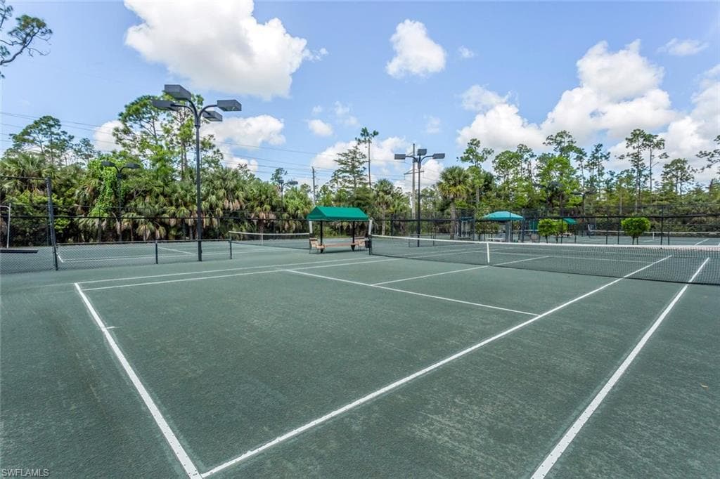 3996 Bishopwood CT E 103-28