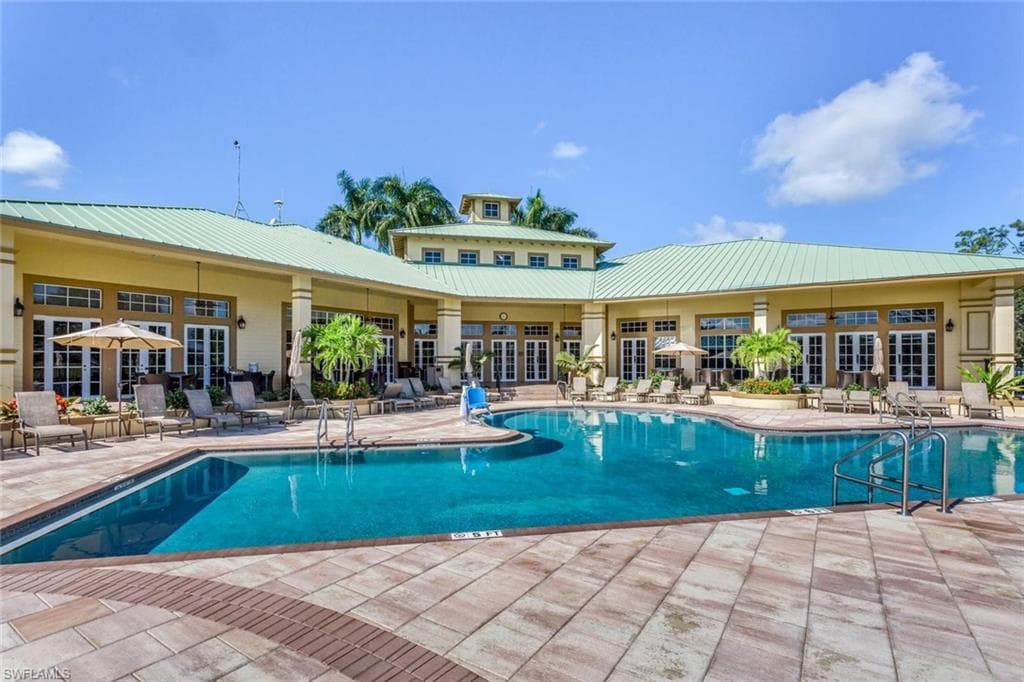 3996 Bishopwood CT E 103-24
