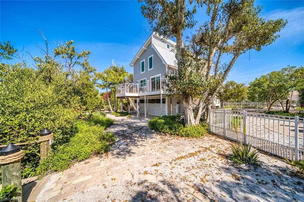 2499 Harbour LN-27