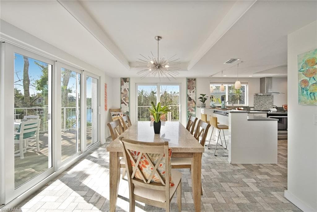 2499 Harbour LN-8