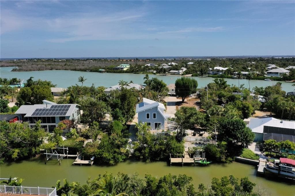 2499 Harbour LN-37