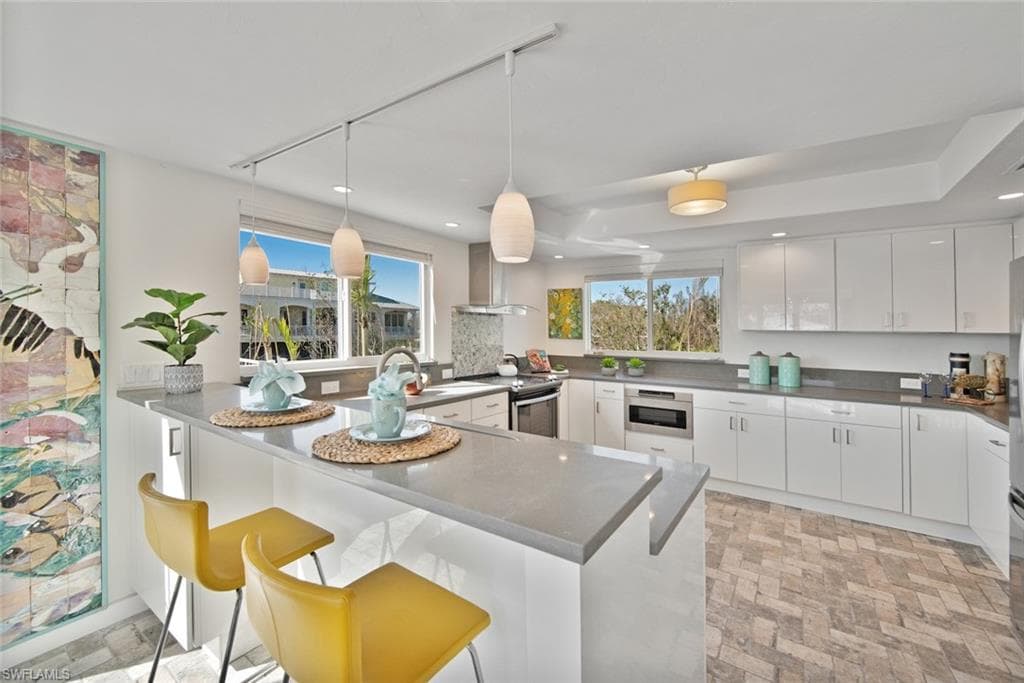 2499 Harbour LN-9