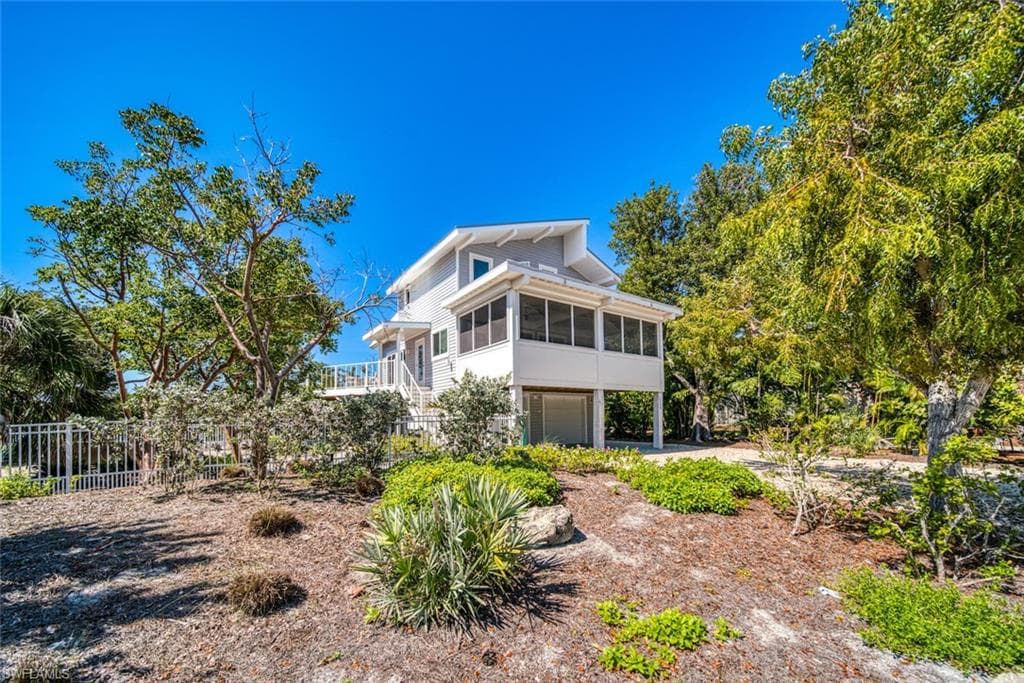 2499 Harbour LN-32