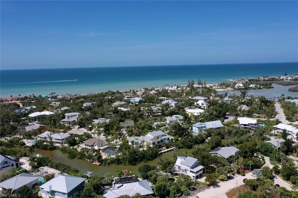 2499 Harbour LN-40