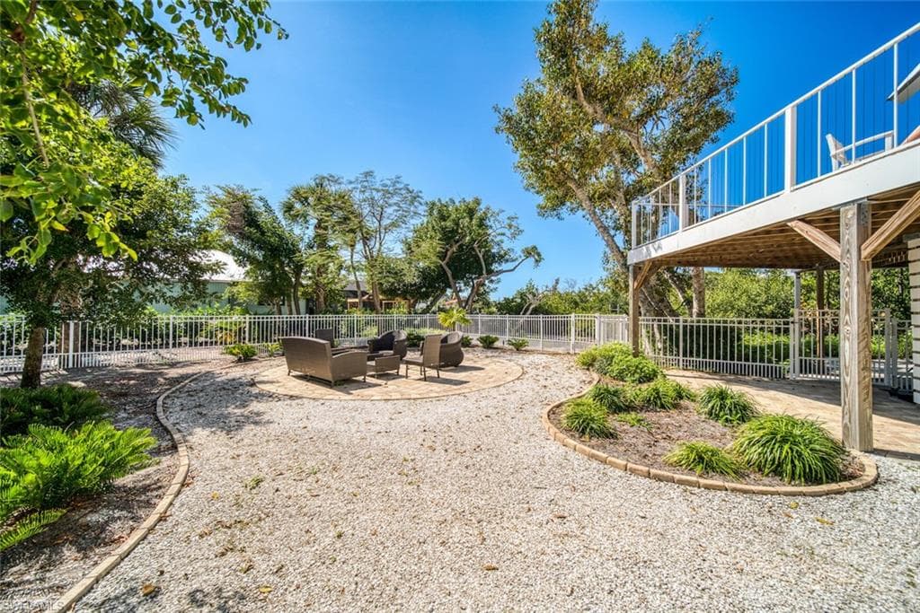 2499 Harbour LN-34