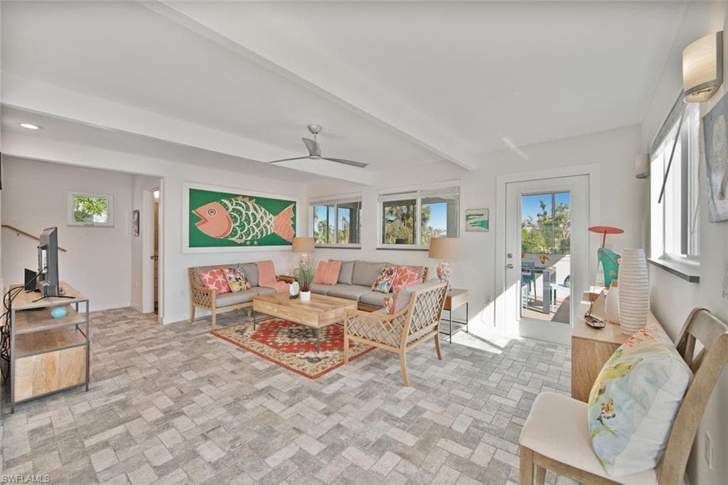 2499 Harbour LN-3
