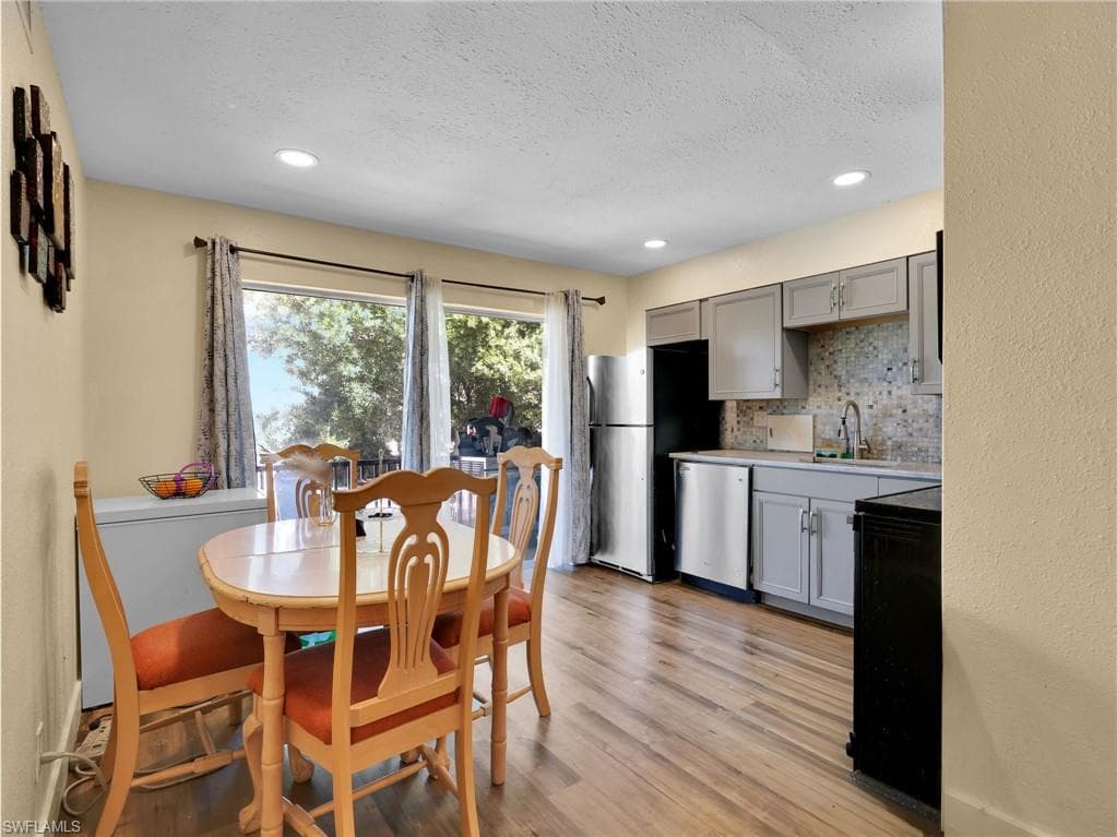 1560 Colonial BLVD 235-3