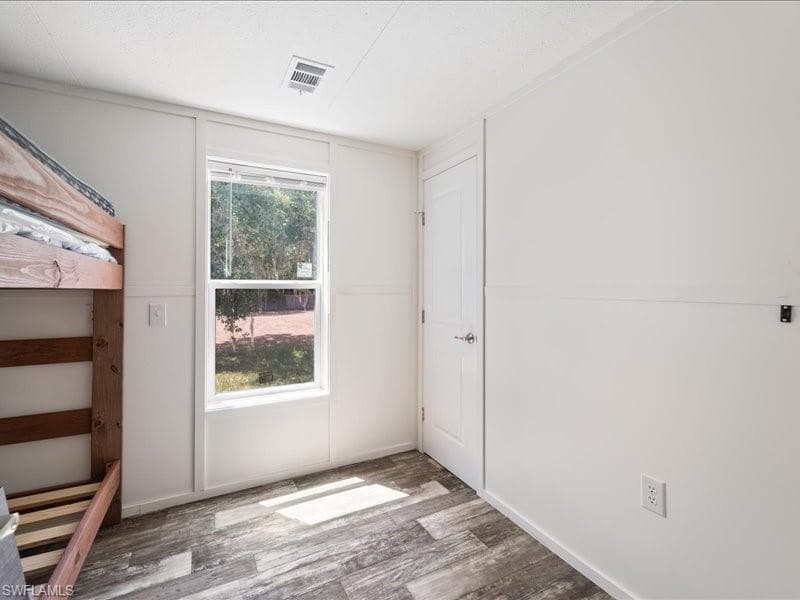 1038 Canopy LN-16