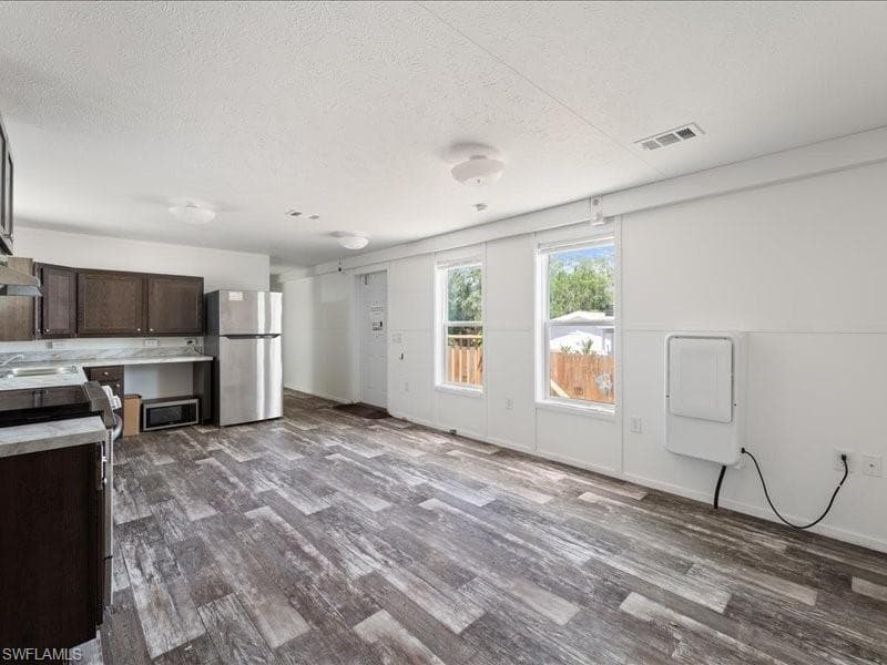 1038 Canopy LN-10