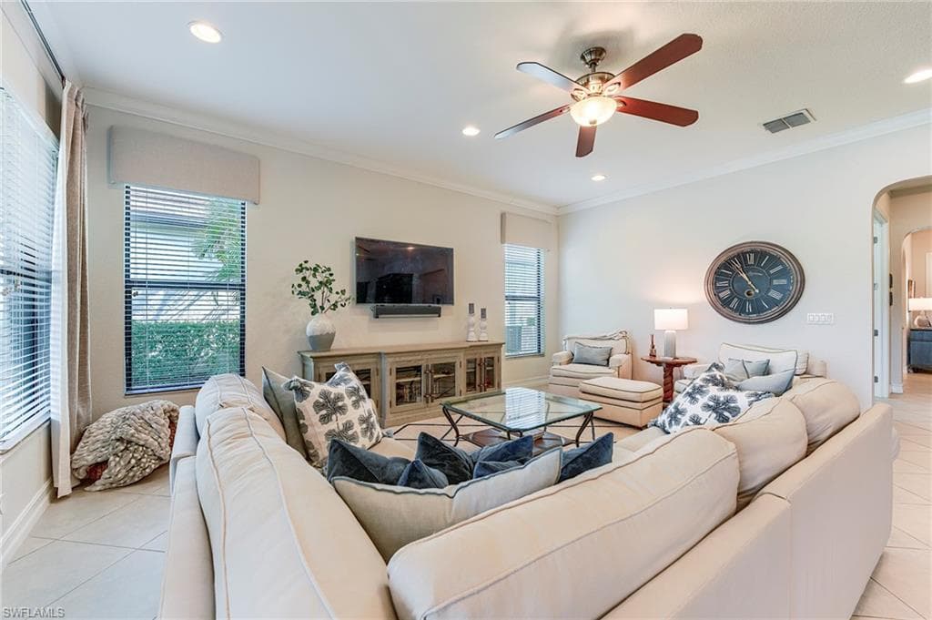 9335 Woodhurst DR-2