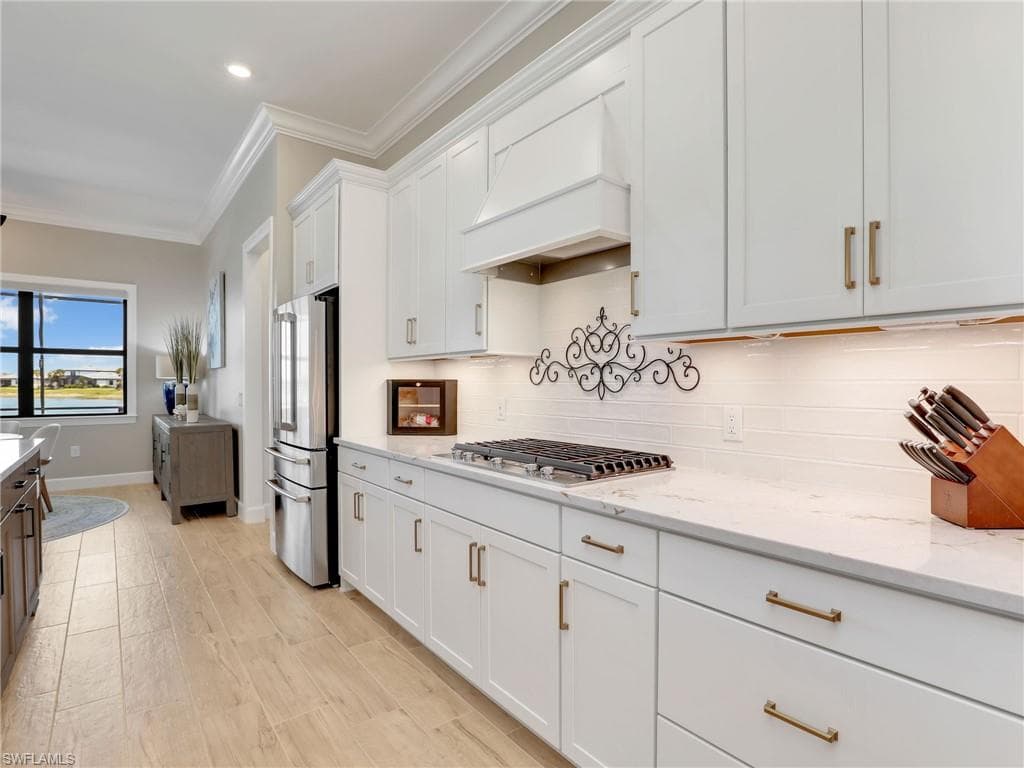 18412 Ridgeline DR-16