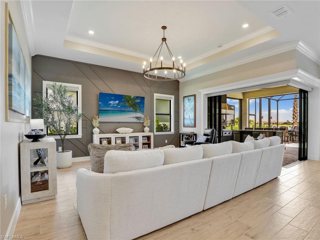 18412 Ridgeline DR-9
