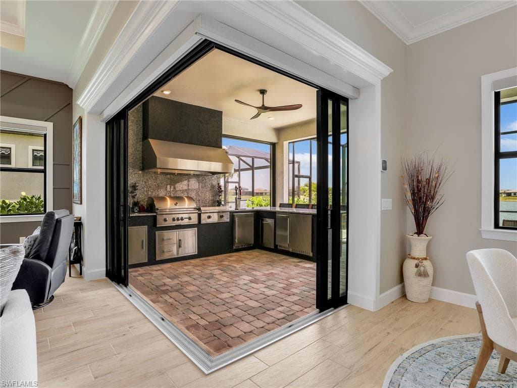 18412 Ridgeline DR-18