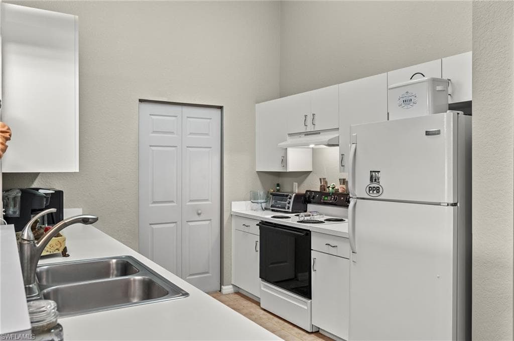 27083 Matheson AVE 208-6
