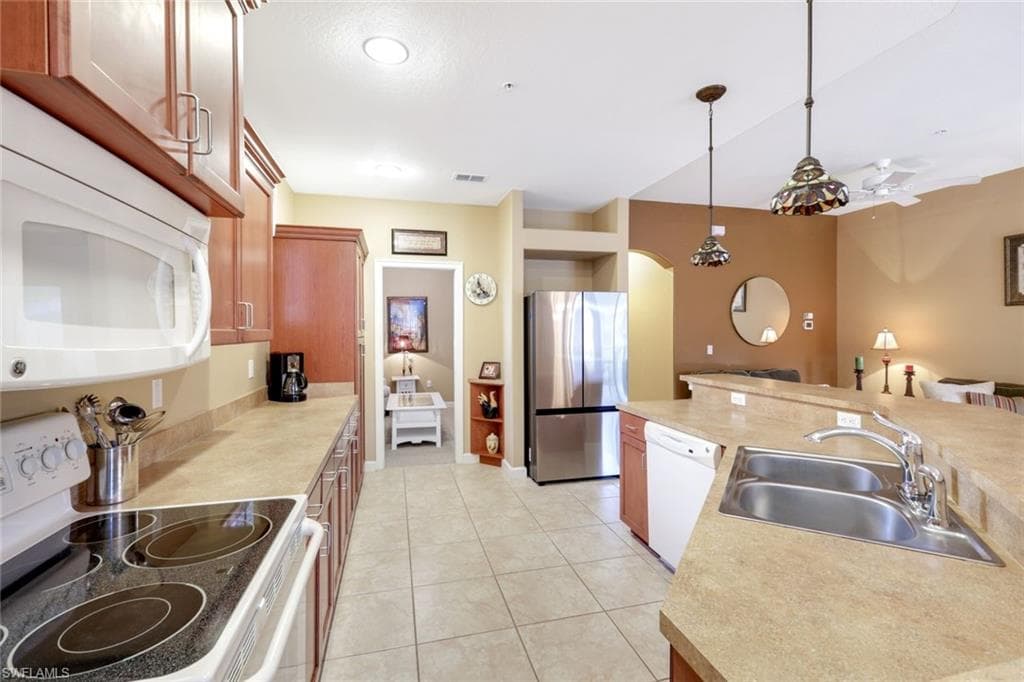 8721 Piazza Del Lago CIR 205-11