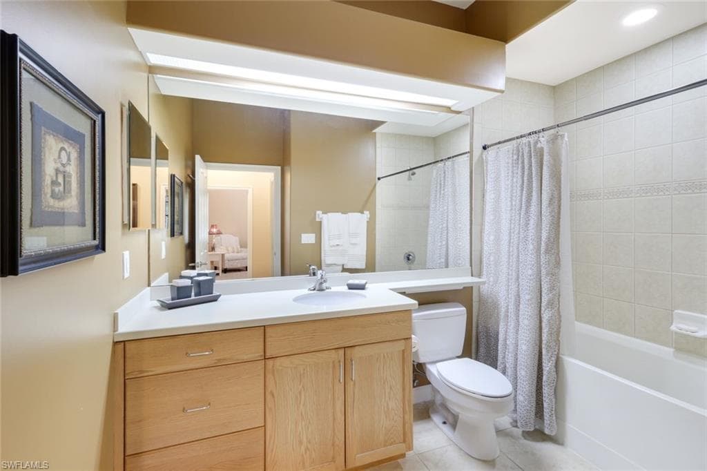 8721 Piazza Del Lago CIR 205-19