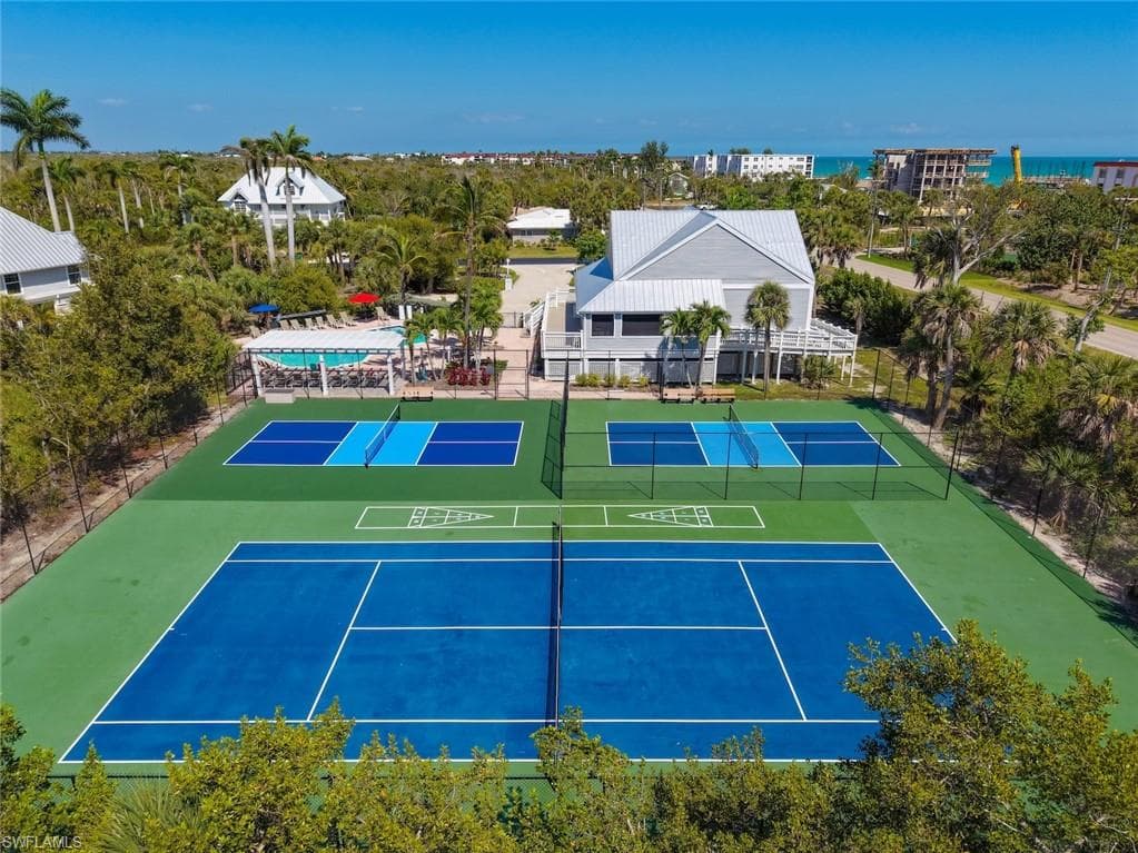 207 Daniel DR-43