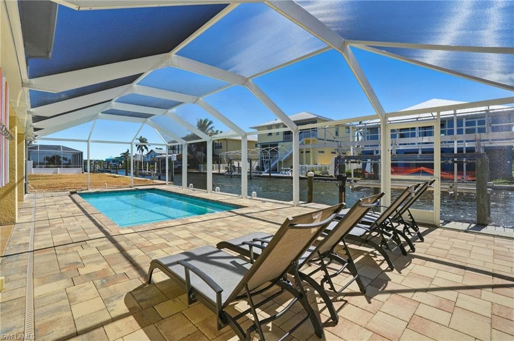 222 Flamingo ST-1
