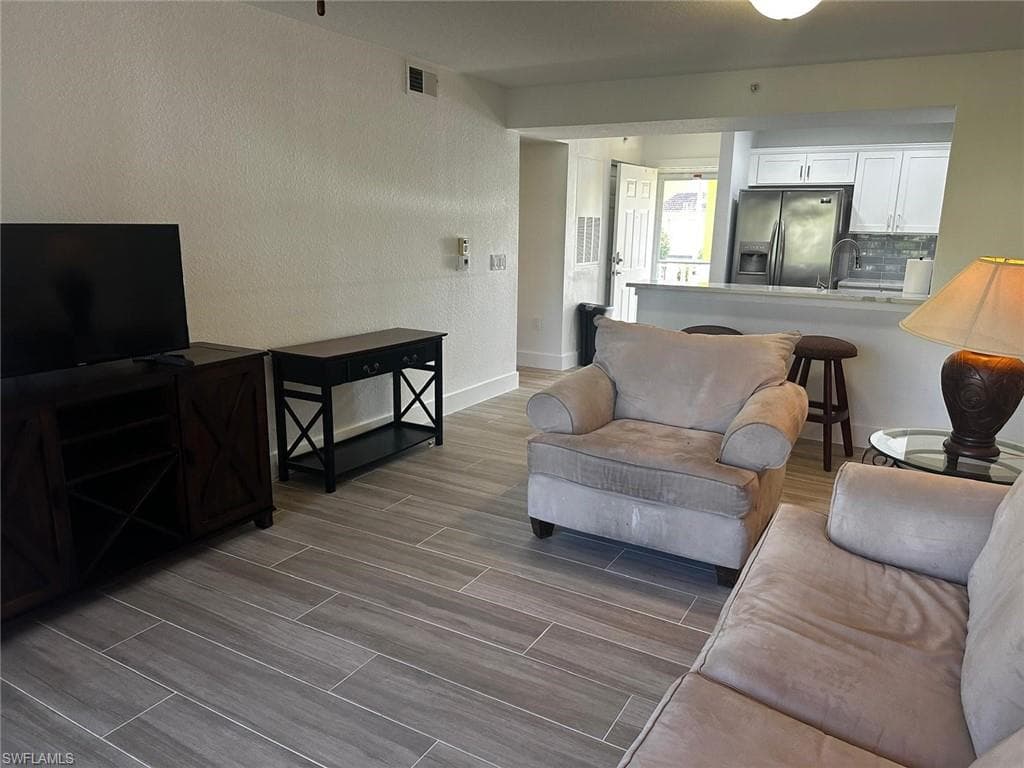 8244 Key Royal CIR 616-10
