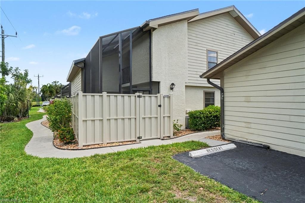 13204 Broadhurst LOOP-22