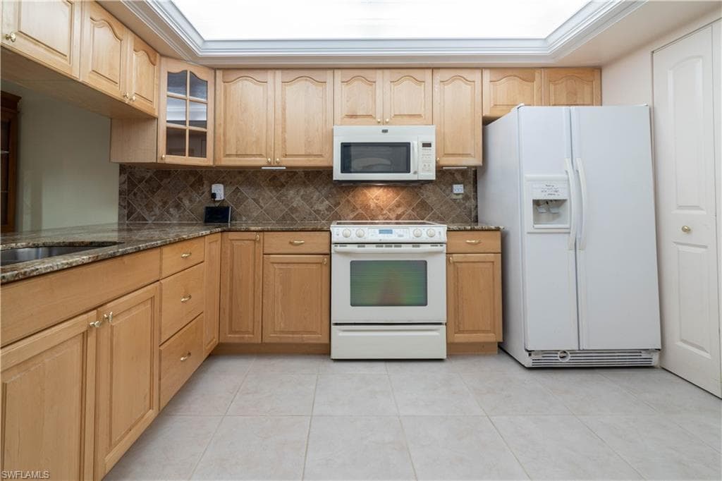 2069 W Lakeview BLVD E1-2