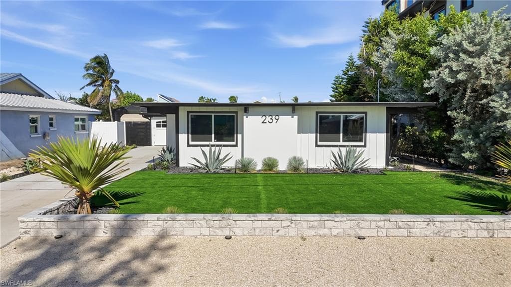 239 Curlew ST-44