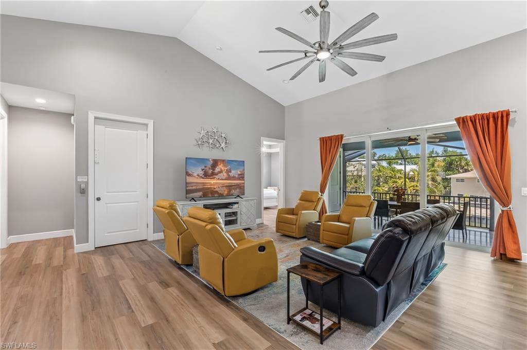 5809 Lauder ST-4