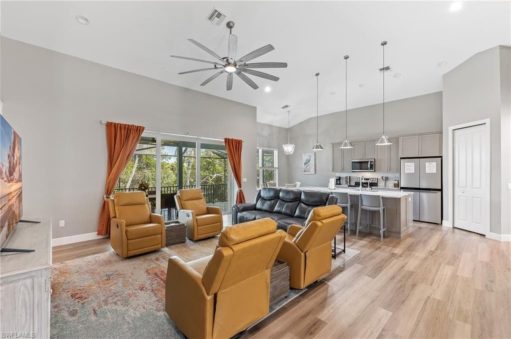 5809 Lauder ST-3