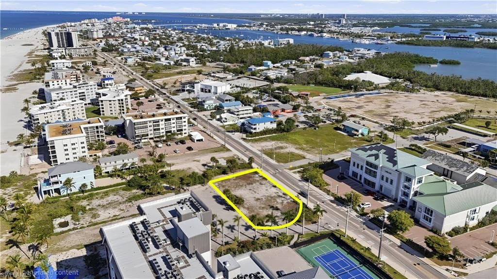 2700 Estero BLVD-8
