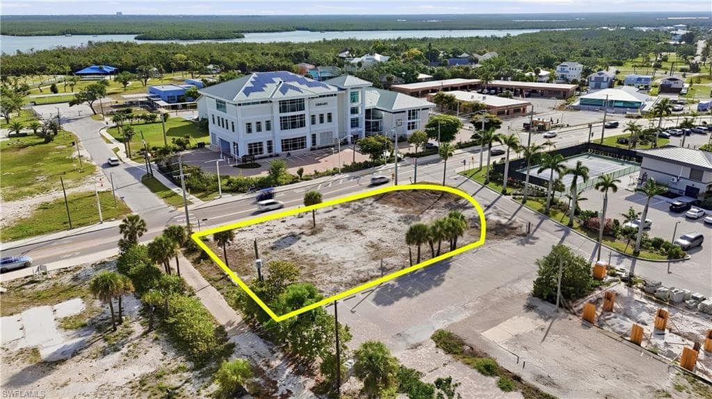 2700 Estero BLVD-9