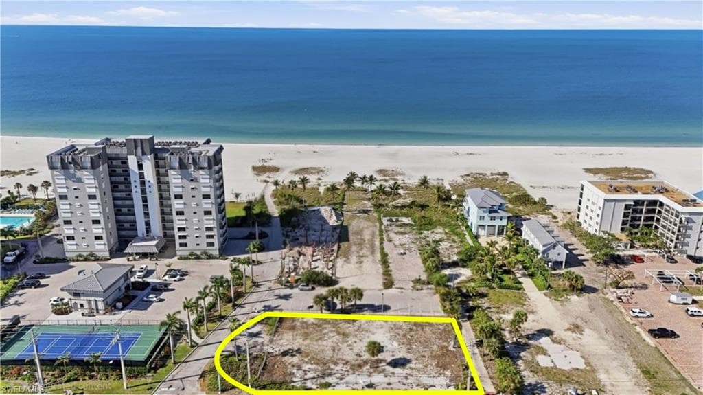 2700 Estero BLVD-13