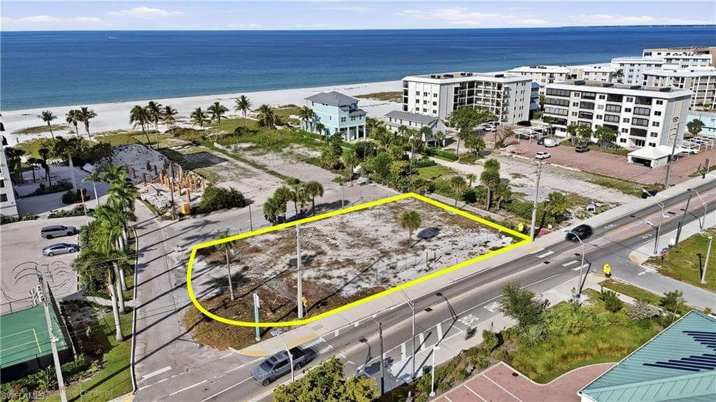 2700 Estero BLVD-20