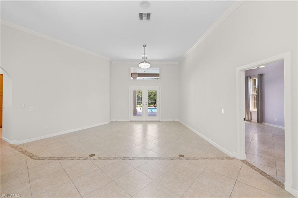 2035 Castle Garden LN-10