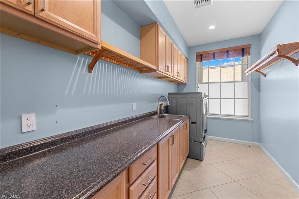 2035 Castle Garden LN-34