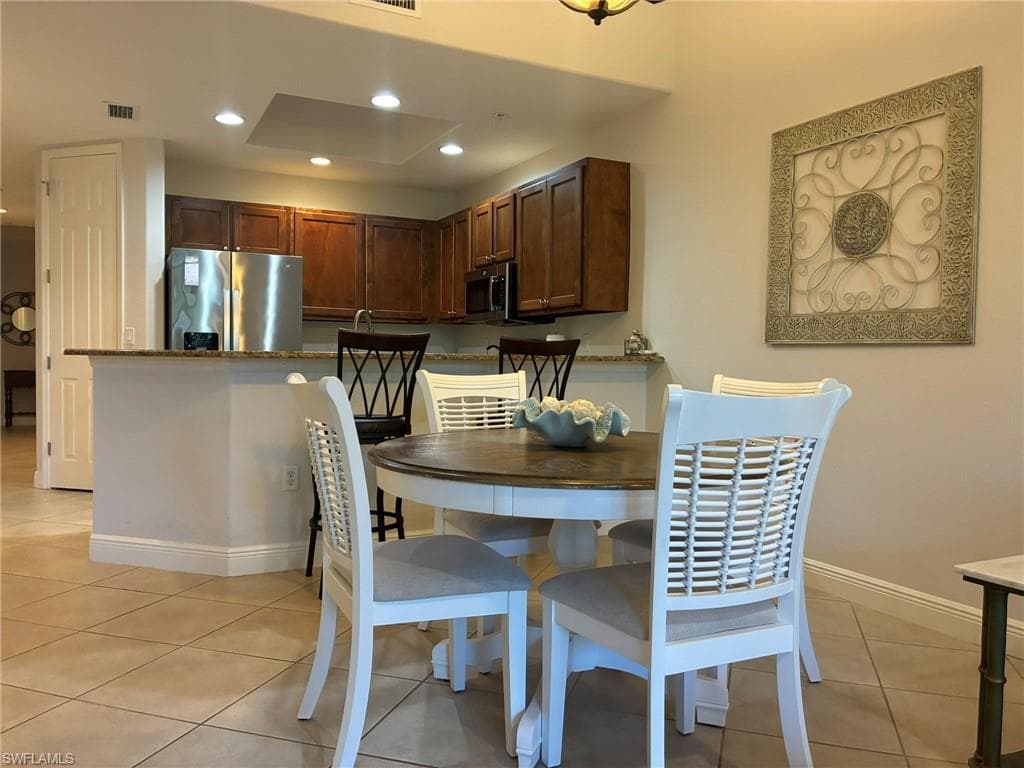 13651 Julias WAY 1428-3
