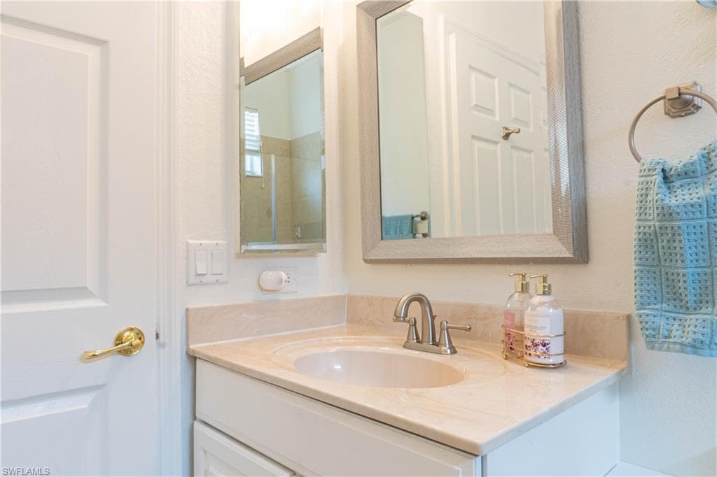 14059 Mirror CT-19