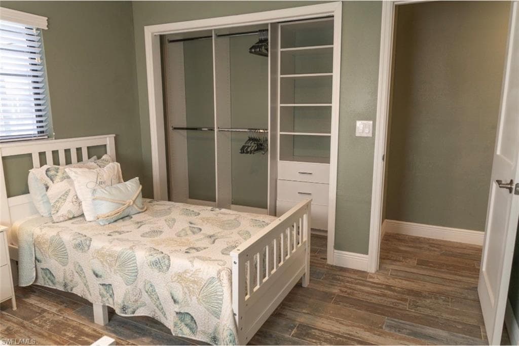 323 Washington CT-35