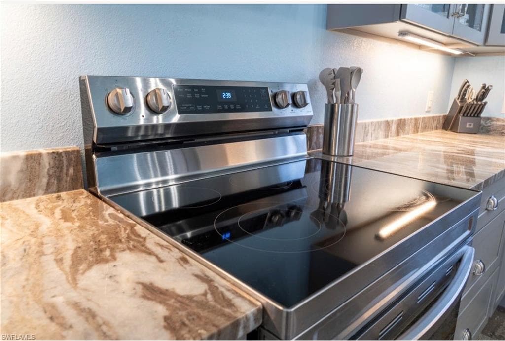323 Washington CT-24