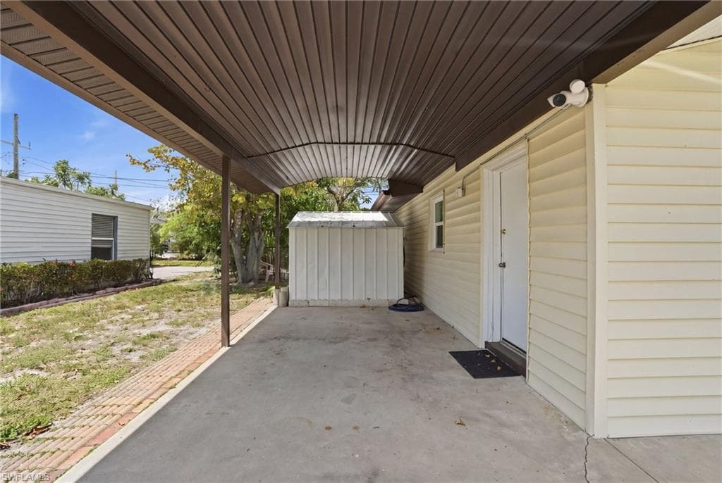 1631 North DR-33