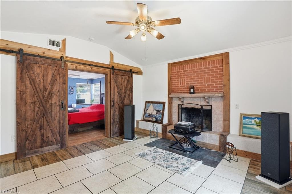 1631 North DR-9