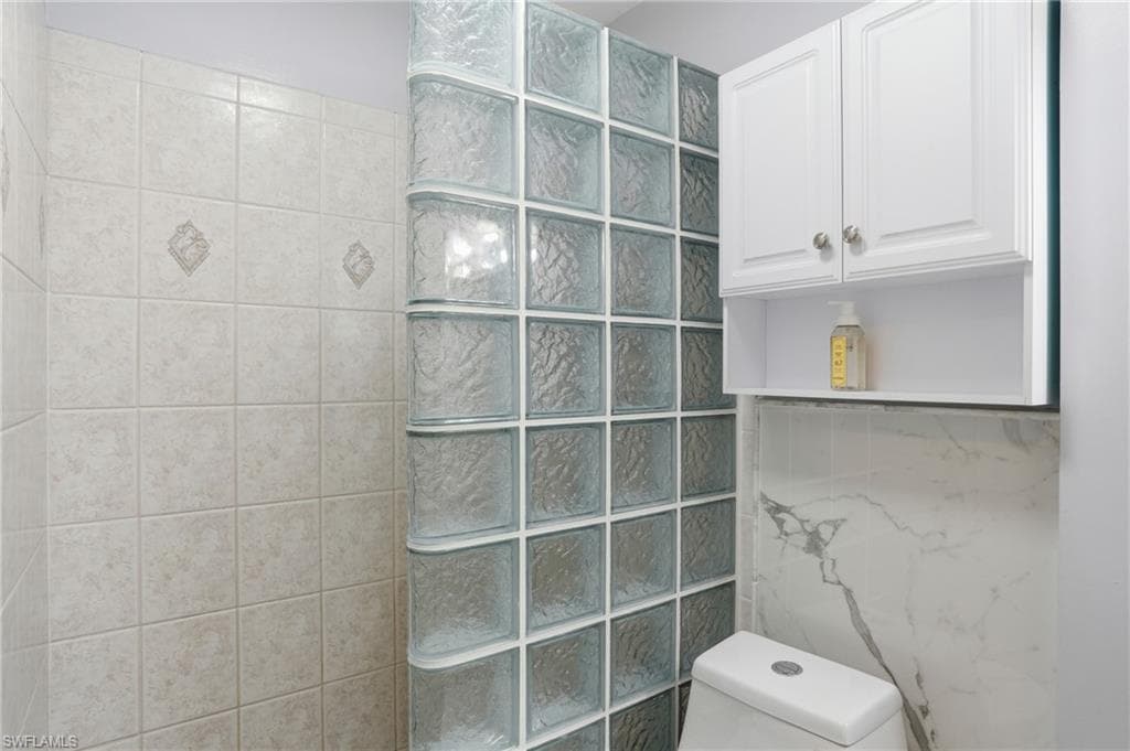 1631 North DR-28