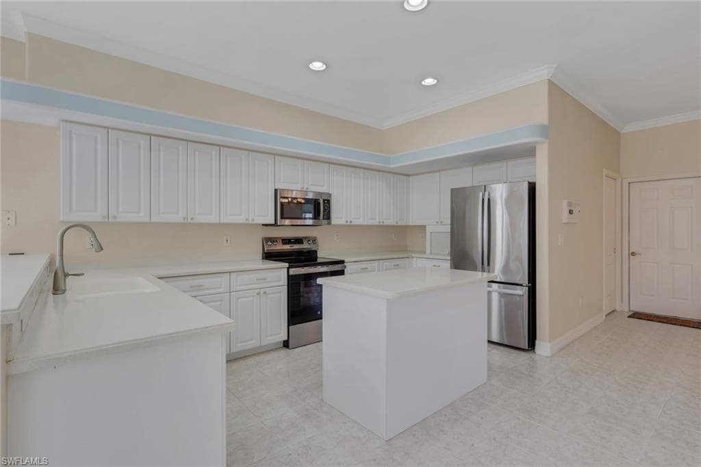 8711 KILKENNY CT-11